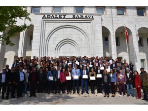 BAŞKAN TOKAT  VE MECLİS ÜYELERİ MAZBATALARINI ALDI
