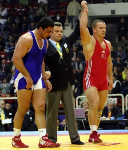 3 GÜREŞÇİMİZ FİNALE YÜKSELDİ