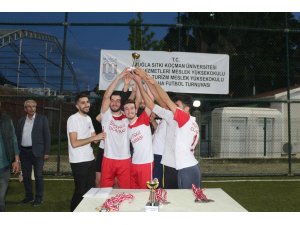 'Sağlıklı yaşam için harekete geç' futbol turnuvası sona erdi