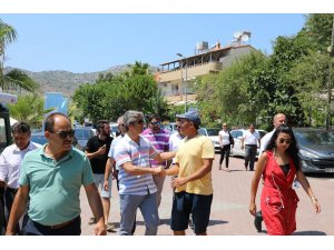 BAŞKAN OKTAY VE EKİBİNDEN MAHALLELERE ÇIKARMA