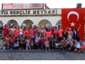 KADINLARDAN PEMBE MESAJ: FARKINDAYIZ!