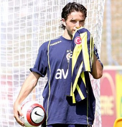 Fenerbahçeli futbolcu Gökhan