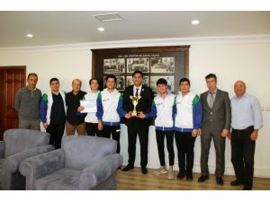Ödüllü Sporculardan Başkan Karaca’ya Ziyaret
