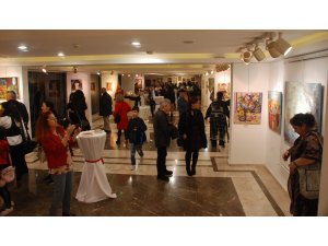 Her Şeye Rağmen Sanat Yine Engel Tanımadı