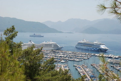 Marmaris'e 3 gemi geldi
