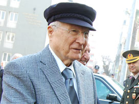 Evren 'referandumu' kaybetti!