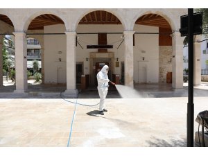 Camiler ve belirlenen noktalarda hummalı çalışma sürüyor; Fethiye Belediyesi’nden yoğun mesai