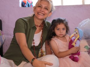 HALİDE'NİN DÜNYASINA RENK KATALIM...