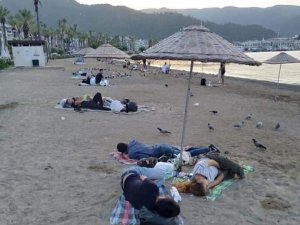 Marmaris'te 5 ton çöp toplandı