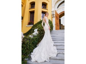 “BEYAZ BUTİK GELİN ADAYLARINA %25 İNDİRİM FIRSATI SUNUYOR”