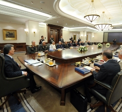 Siyasetçilerin Yorumu