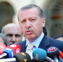 Alçaktır Namussuzdur"