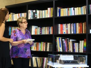 Oktay Akbal Kütüphanesi ile Türkan Saylan Çağdaş Yaşam Merkezi’nde
