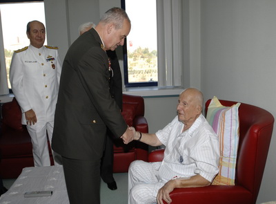 Başbuğdan Evrene ziyaret