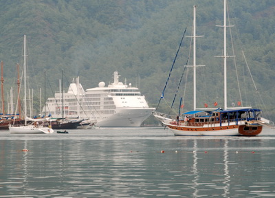 Marmaris Limanına iki gemi daha geldi