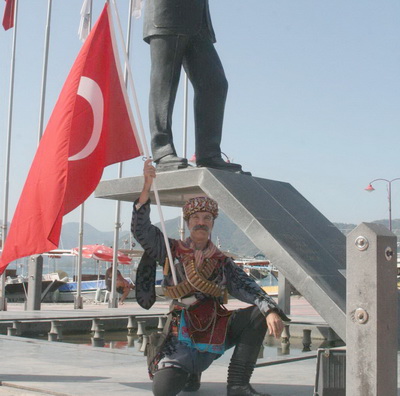 Aslan Efeden Cumhuriyet yürüyüşü