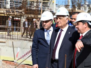 46 Kilometre Kanalizasyon 30 Bin Metrekare Yol Tamamlandı