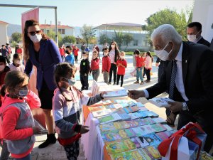 Muğla Büyükşehir’den Köy Okulları’na Kitap Desteği