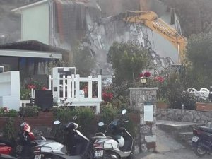 Yıkılırken Ortaya Çıkmayanlar Mı?