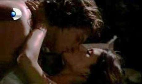 O sahnede aralarında yastık yoktu