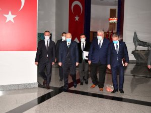 MHP İl Başkanları Toplantısı'nda parti Genel Başkanı Devlet Bahçeli açıklamalarda bulunuyor...