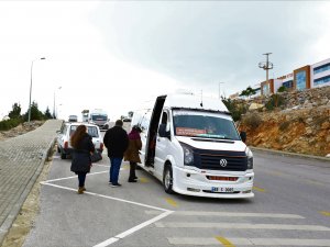 S Plakalı Araçlar İle Sağlık Çalışanlarını Ücretsiz Taşınıyor