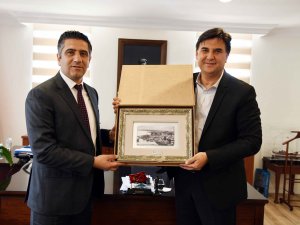 Menderes Belediye Başkanı Kayalar, Karaca’yı ziyaret etti