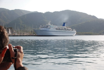İsrail gemileri Marmaris'ten vazgeçmedi