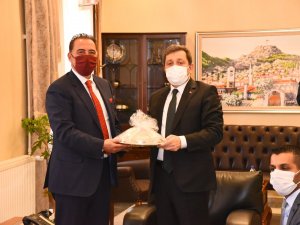 Cezayir’in Ankara Büyükelçisi Mourad Adjabi, Vali Orhan Tavlı’yı Ziyaret Etti