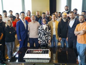 “İKİMİZİN SIRRI” ÇEKİMLERE BAŞLAMASINI PASTA KESEREK KUTLADI