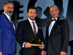 Türkiye’nin En İyi QM Aile Oteli / Marmaris dalında ödülü Emre Hotels adına Mustafa Deliveli aldı