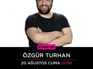 Özgür Turhan, tek kişilik stand-up gösterisi ile Bodrum mi'TERRACE açık hava sahnesinde!