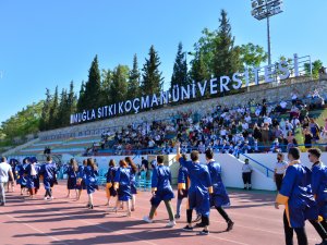 Öğrencilerimizi Yeni Yaşamlarına Uğurluyoruz