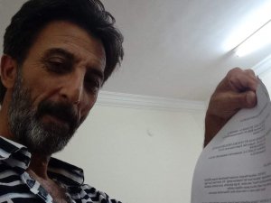 Peynirin içinden eldiven çıktı