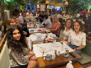 Ak Parti'de Gökmen ve ekibi 1'nci yılını kutladı