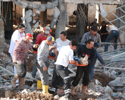 İnşaatın 3. katından düşen işçi yaralandı