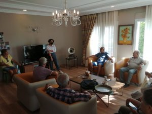 60 Yaşından Sonra Türk Halk Müziği Koro Ekibine Katıldılar