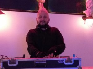 Emre Tekin'den 2 Yeni Şarkı Geliyor