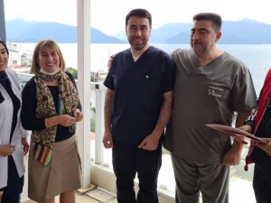 Türk Kızılay Marmaris Şubesinden Diş Doktorlarına Ziyaret