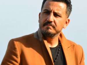 ARABESK-FANTEZİ MÜZİKTE DEVRİM YAPMAK İSTİYOR