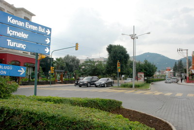 Kenan Evren Bulvarının adı 'Cumhuriyet' olarak değişiyor