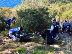 Fethiye’ye Olan Sevgilerini, Temizlik Yaparak Gösterdiler