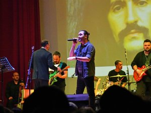 Cem Karaca ve Barış Manço şarkılarla anıldı