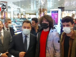 Demokrasi ve Atılım Partisi (DEVA) Genel Başkanı Ali Babacan Cevahir AVM'de