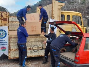 Büyükşehir, Yangın Mağduru Arıcılara Desteğini Sürdürüyor