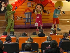 Niloya, 20 Mart Dünya Mutluluk Günü’nde Minik Kalpleri Isıttı