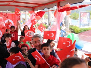 23 Nisan'da Marmaris Cıvıl Cıvıl Oldu