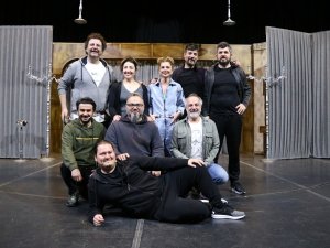 “ŞAŞIRT BENİ” OYUNUNUN PROVALARI TAM GAZ DEVAM EDİYOR