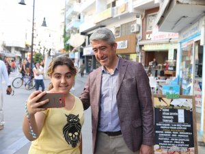 Marmaris Belediye Başkanı Mehmet Oktay, Bayramda da halkla iç içe