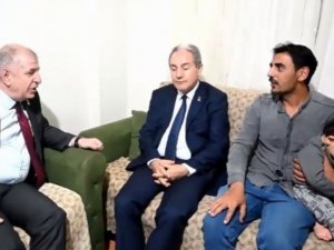 Zafer Partisi Genel Başkanı Prof. Dr. Ümit Özdağ, Bursa’da Suriyeli bir aileye bayram ziyaretinde bulundu
